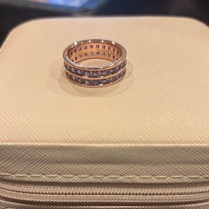 Amethyst on Rosa Ring